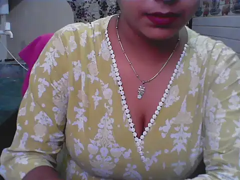 LovingPihu online show from June 5, 2026, 6:18 am