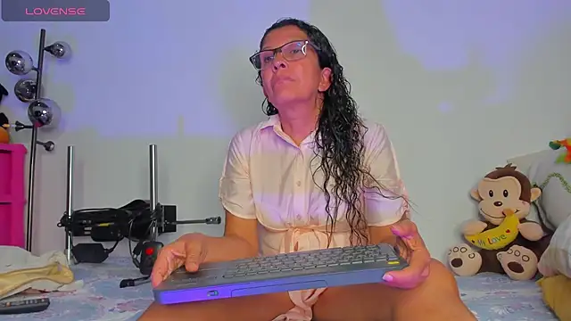 Keyla Milf online show from July 31, 2026, 9:34 pm