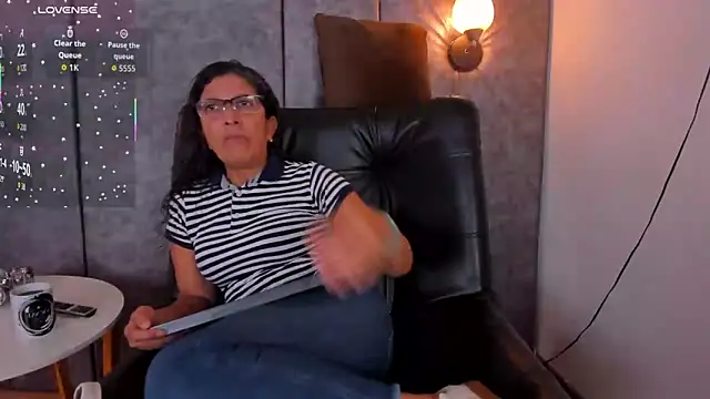 Keyla Milf online show from June 10, 2026, 8:32 pm