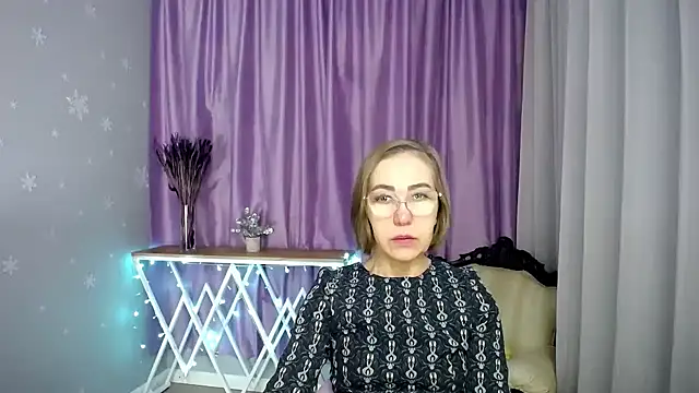 Snapshot of queen_a_n_i chatting on March 10, 2026, 7:01 am queen a n i online show from March 10, 2026, 7:01 am