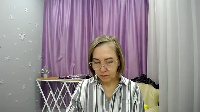 Snapshot of queen_a_n_i chatting on March 8, 2026, 7:44 am queen a n i online show from March 8, 2026, 7:44 am