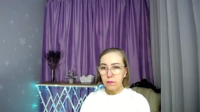 Snapshot of queen_a_n_i chatting on March 30, 2026, 8:27 am queen a n i online show from March 30, 2026, 8:27 am