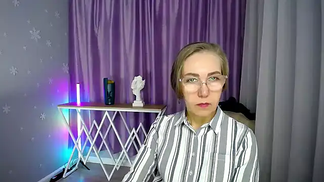 queen a n i online show from October 11, 2025, 10:16 am