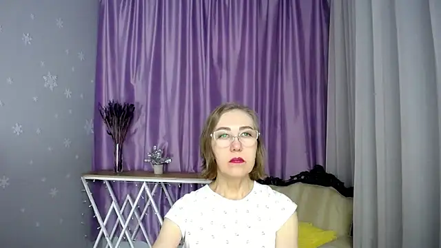 Snapshot of queen_a_n_i chatting on March 26, 2026, 7:50 am queen a n i online show from March 26, 2026, 7:50 am