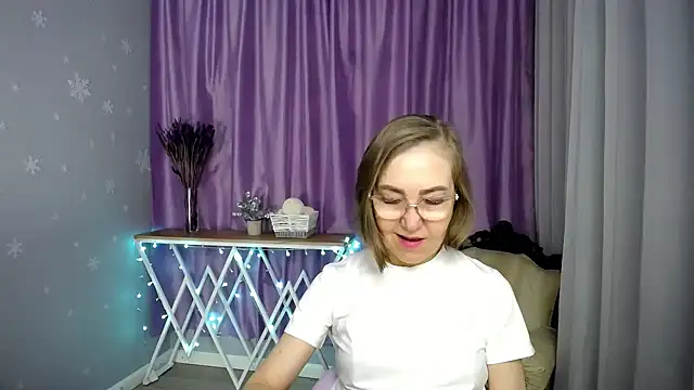 Snapshot of queen_a_n_i chatting on April 5, 2026, 10:11 am queen a n i online show from April 5, 2026, 10:11 am