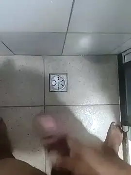 Snapshot of vini4016 chatting on December 19, 2024, 11:29 am vini4016 online show from December 19, 2024, 11:29 am