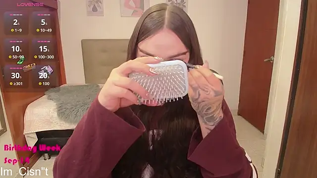 Miley Baker online show from September 26, 2025, 2:02 pm