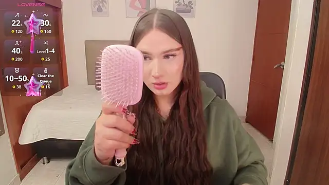 Miley Baker online show from November 4, 2025, 2:32 pm