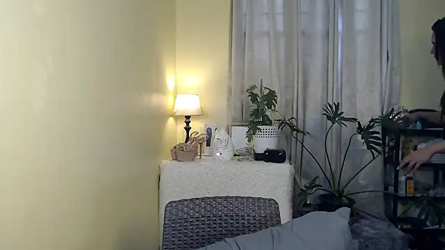 beatrice 21 online show from October 9, 2025, 2:23 am