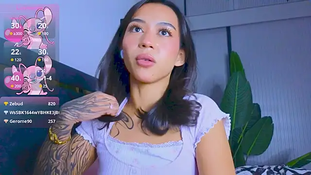 Mia Tin online show from October 11, 2025, 7:26 pm