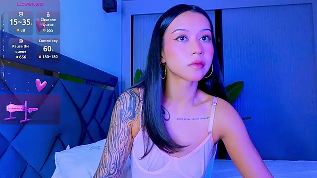 Mia Tin online show from May 3, 2026, 6:11 pm