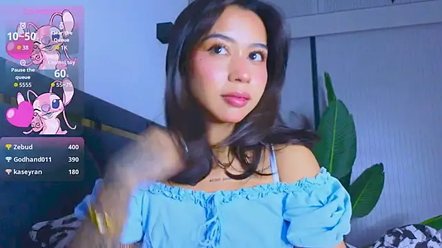 Mia Tin online show from September 28, 2025, 4:14 pm