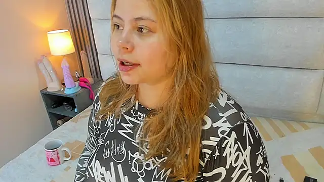 EYMI TOMSOM online show from October 2, 2025, 10:40 am