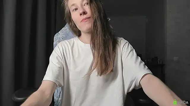 Snapshot of Courtney_Luv chatting on June 30, 2026, 5:13 pm Courtney Luv online show from June 30, 2026, 5:13 pm