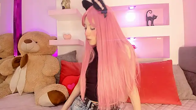  liathompsom09 online show from December 15, 2025, 8:36 pm