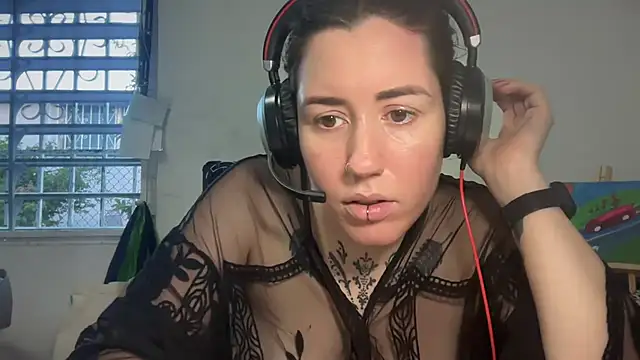 Snapshot of poppergirl69 chatting on December 1, 2024, 9:31 pm poppergirl69 online show from December 1, 2024, 9:31 pm