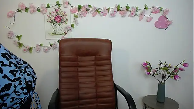 AliceInksSweetty online show from September 12, 2025, 6:02 am