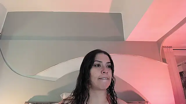 Nicolle W online show from October 8, 2025, 11:45 am