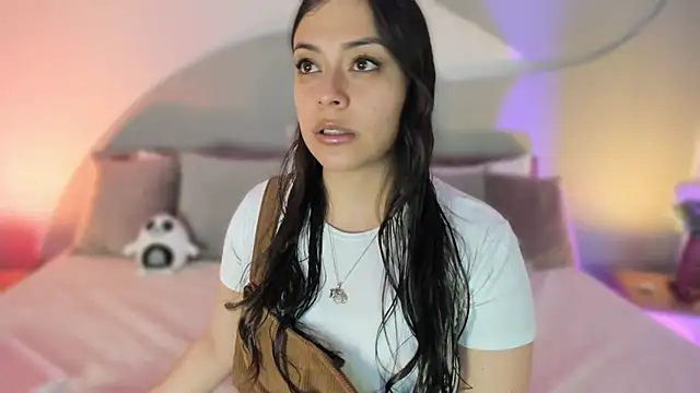 Nicolle W online show from October 11, 2025, 11:55 am