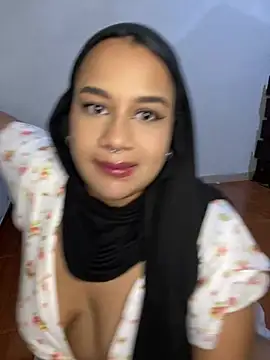 Snapshot of Maryam_yamal chatting on December 28, 2024, 9:19 pm Maryam yamal online show from December 28, 2024, 9:19 pm