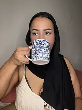 Snapshot of Maryam_yamal chatting on February 23, 2025, 3:18 pm Maryam yamal online show from February 23, 2025, 3:18 pm