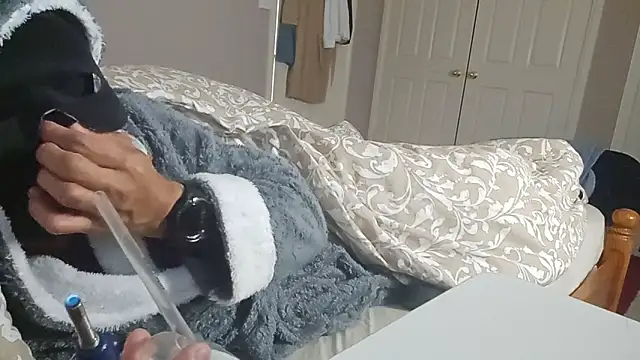 AmateurGuy23 online show from September 10, 2025, 7:57 pm