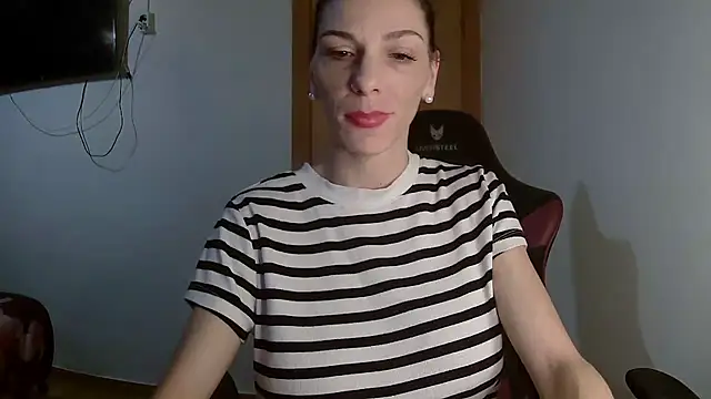 Vampirosa online show from February 4, 2026, 7:42 pm