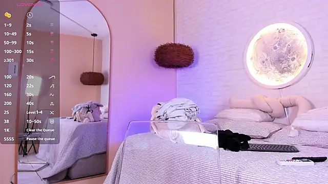 sophi cooper29 online show from March 21, 2026, 8:57 pm