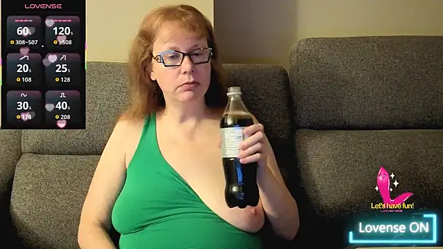 TittyLandQuebec online show from May 10, 2026, 5:33 am