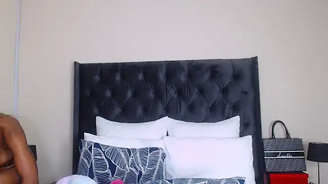 Sexynaughty Gal online show from February 2, 2025, 11:32 pm