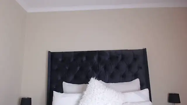 Sexynaughty Gal online show from November 7, 2025, 12:48 am