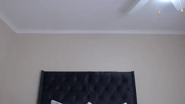 Sexynaughty Gal online show from June 12, 2026, 7:33 pm