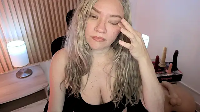 MarianL0ve online show from February 10, 2026, 10:36 am