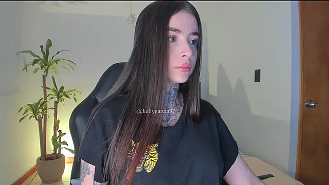 Ally Snow online show from September 21, 2025, 10:42 am