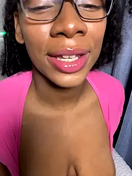 Snapshot of EatSweetMolly chatting on November 23, 2025, 5:06 am EatSweetMolly online show from November 23, 2025, 5:06 am