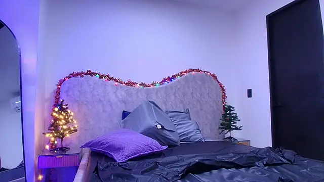 shelsyloreds online show from December 5, 2025, 11:53 am