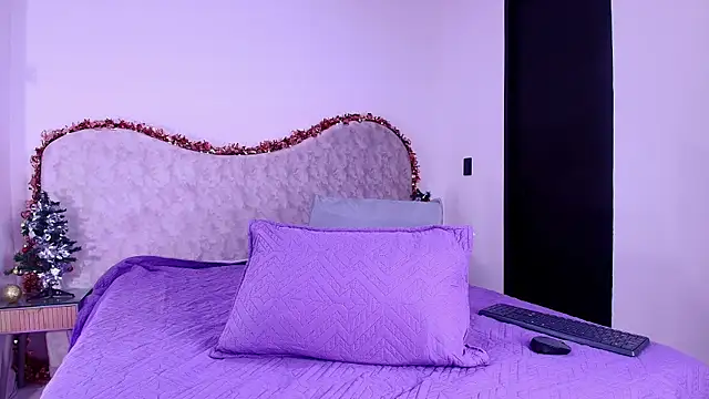 shelsyloreds online show from December 19, 2025, 11:56 am