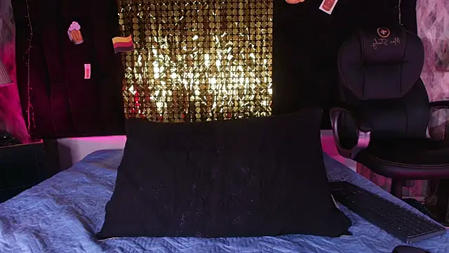 shelsyloreds online show from September 24, 2025, 12:00 pm