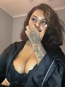 Snapshot of layla_amin chatting on May 31, 2026, 6:09 pm layla amin online show from May 31, 2026, 6:09 pm