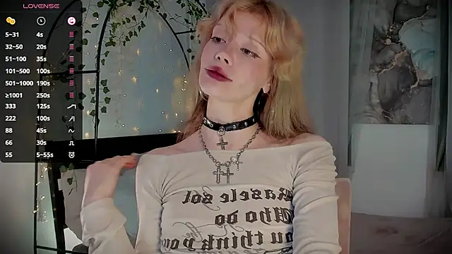boobsybootie online show from June 17, 2026, 9:14 pm
