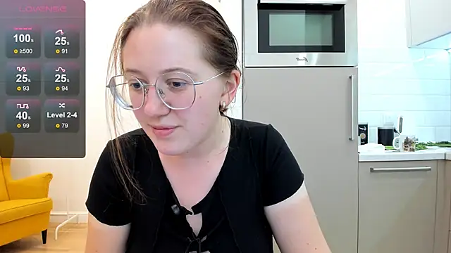 Charmy Gracy online show from June 10, 2026, 7:04 pm
