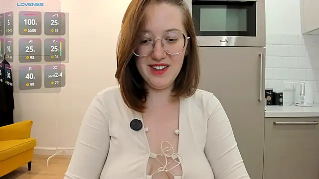 Charmy Gracy online show from June 19, 2026, 8:42 am