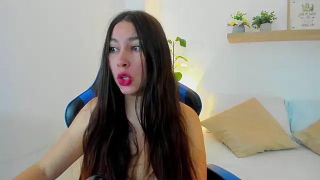 Snapshot of bella_99_ chatting on June 20, 2026, 11:48 am bella 99 online show from June 20, 2026, 11:48 am