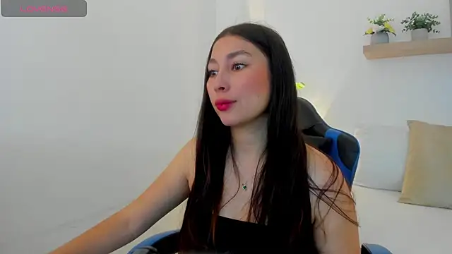 Snapshot of bella_99_ chatting on August 3, 2026, 11:38 am bella 99 online show from August 3, 2026, 11:38 am