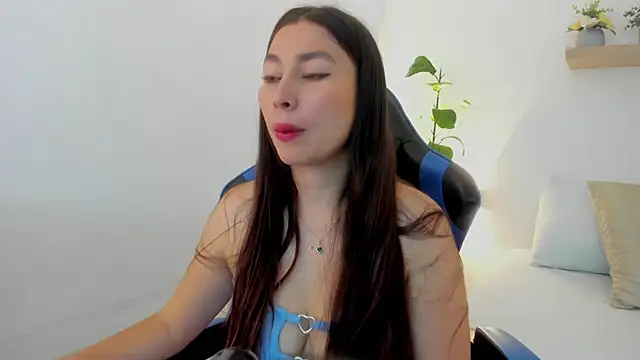 Snapshot of bella_99_ chatting on July 29, 2026, 11:20 am bella 99 online show from July 29, 2026, 11:20 am