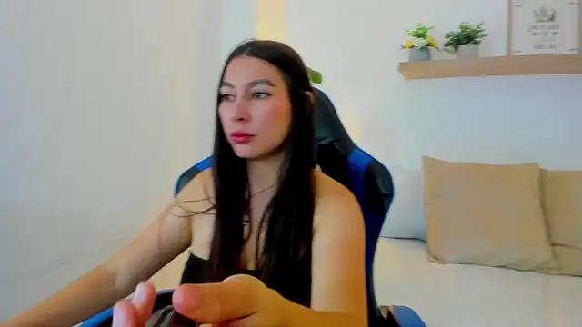 Snapshot of bella_99_ chatting on June 19, 2026, 12:00 pm bella 99 online show from June 19, 2026, 12:00 pm