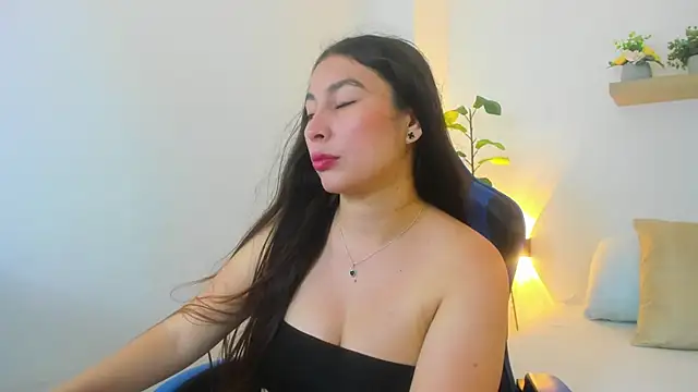 Snapshot of bella_99_ chatting on June 13, 2026, 11:41 am bella 99 online show from June 13, 2026, 11:41 am