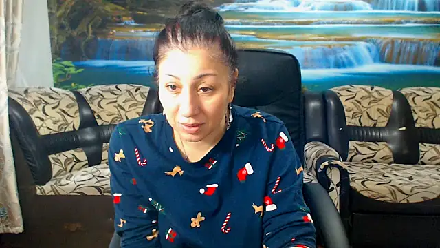 Snapshot of MoistMady chatting on January 19, 2026, 6:39 am MoistMady online show from January 19, 2026, 6:39 am