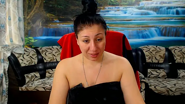 Snapshot of MoistMady chatting on April 11, 2026, 11:03 am MoistMady online show from April 11, 2026, 11:03 am