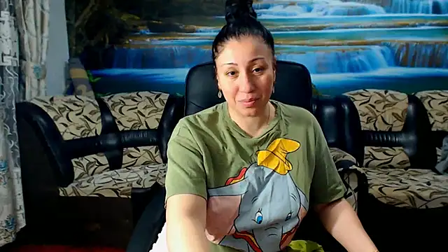 Snapshot of MoistMady chatting on March 1, 2025, 9:26 pm MoistMady online show from March 1, 2025, 9:26 pm